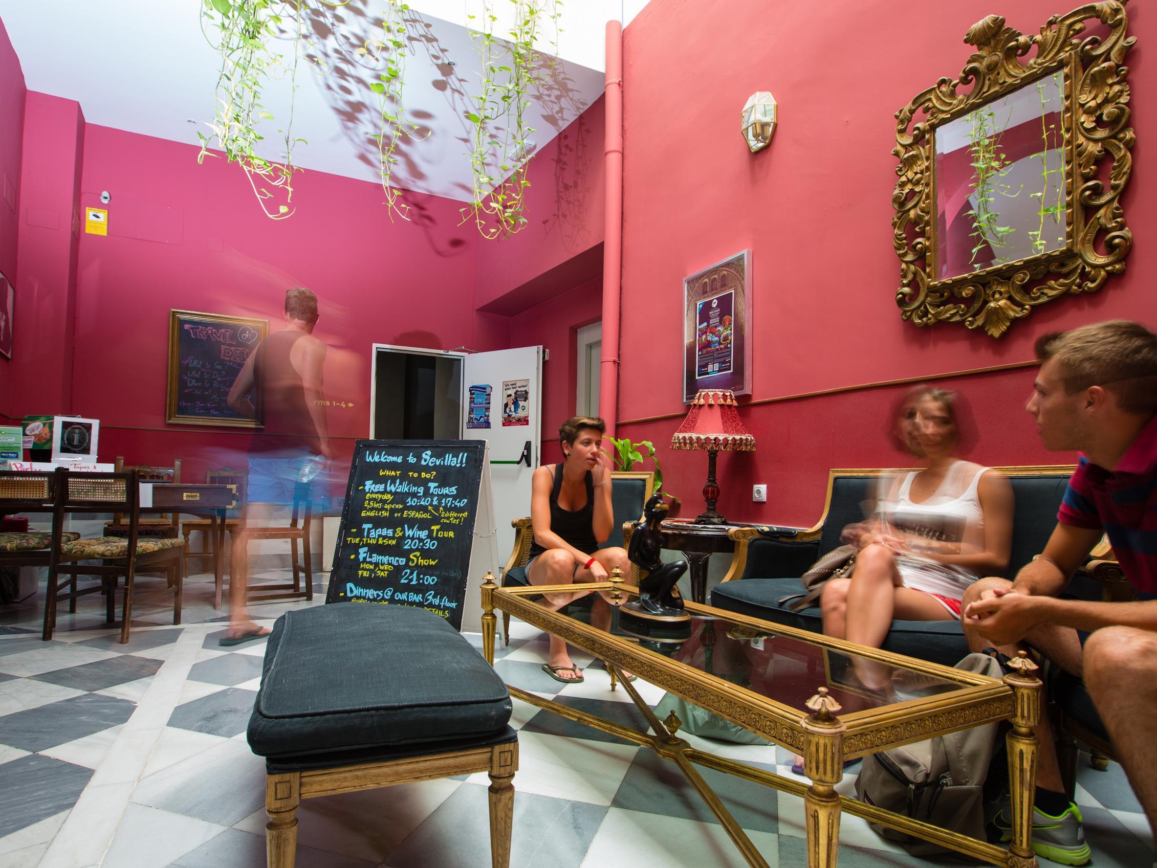 Oasis Mochileros' Hostal Palace Sevilla Exterior foto